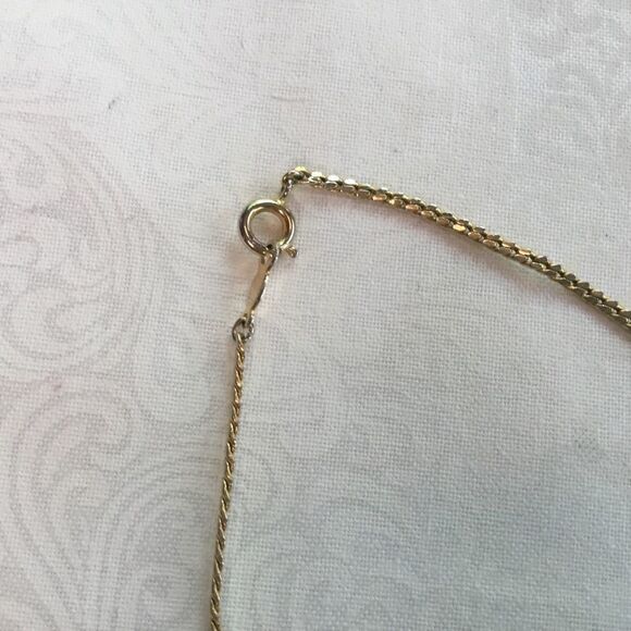 Goldtone Necklace - Picture 3 of 4